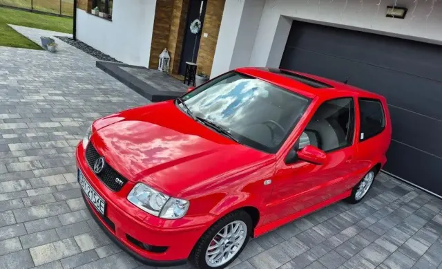 VOLKSWAGEN Polo 