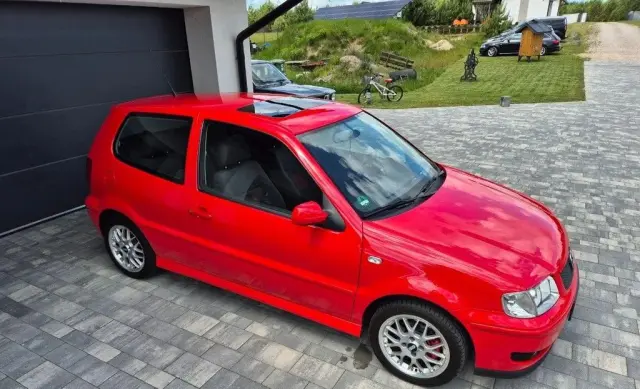 VOLKSWAGEN Polo 