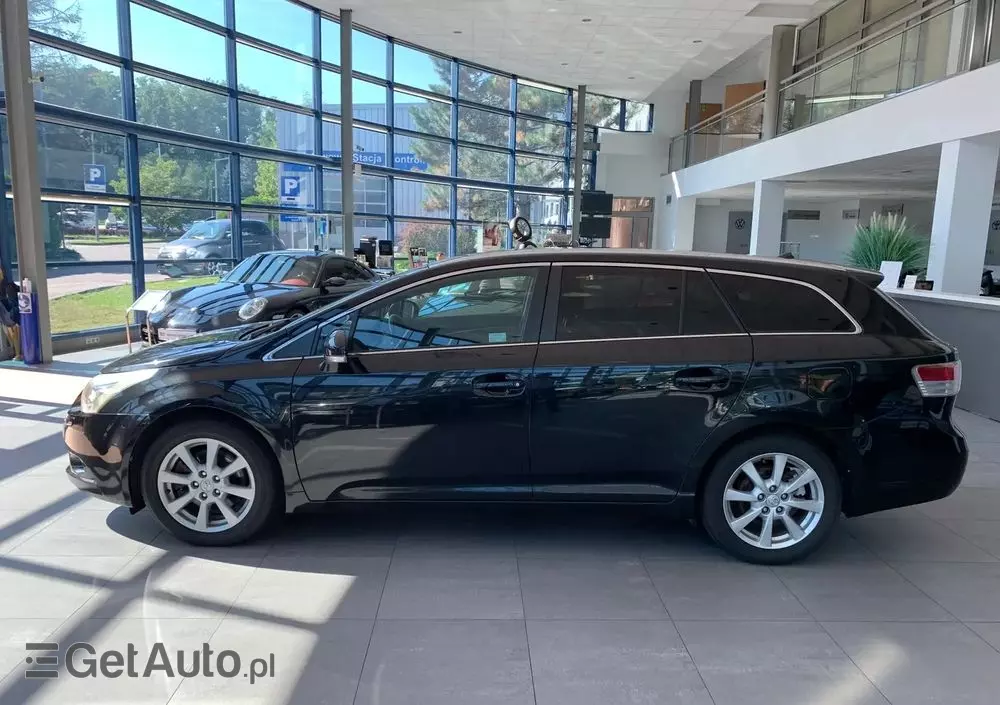 TOYOTA Avensis 2.2 D-4D Platinium