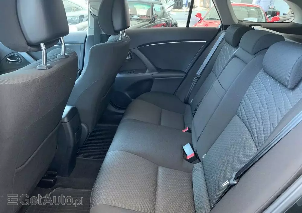 TOYOTA Avensis 2.2 D-4D Platinium