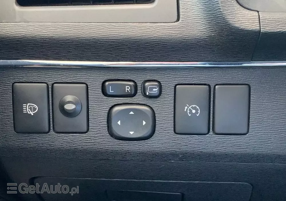 TOYOTA Avensis 2.2 D-4D Platinium