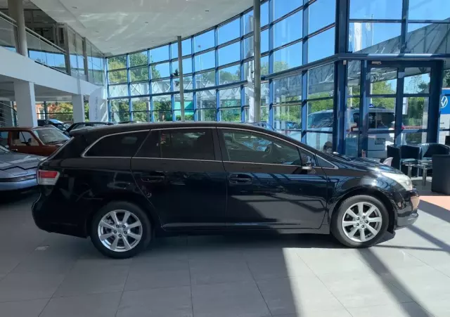 TOYOTA Avensis 2.2 D-4D Platinium