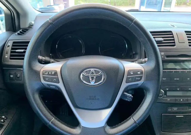 TOYOTA Avensis 2.2 D-4D Platinium