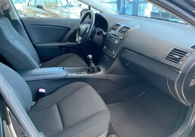 TOYOTA Avensis 2.2 D-4D Platinium