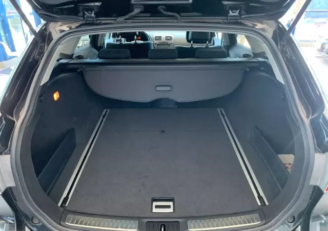 TOYOTA Avensis 2.2 D-4D Platinium