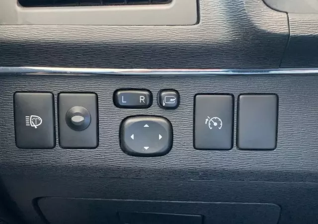 TOYOTA Avensis 2.2 D-4D Platinium