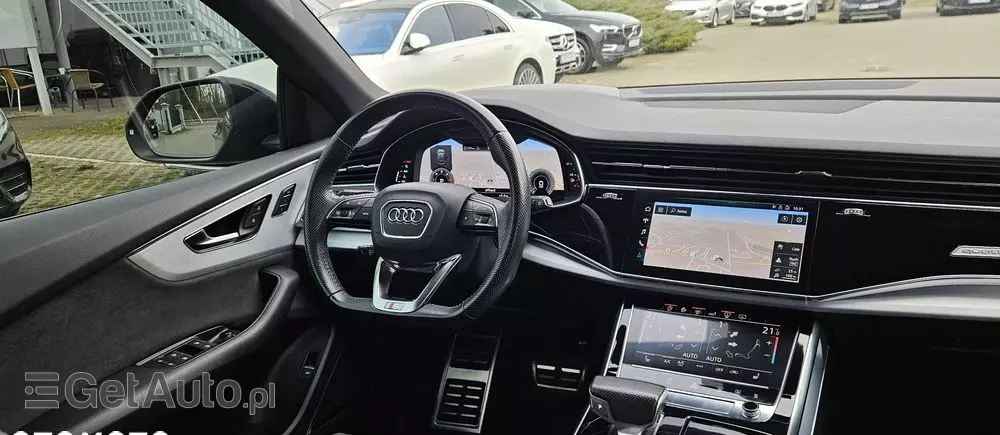 AUDI Q8 