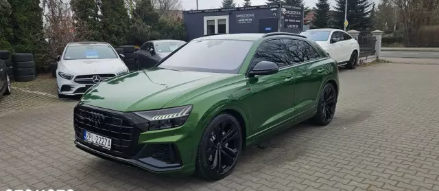 AUDI Q8 