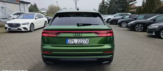 AUDI Q8 