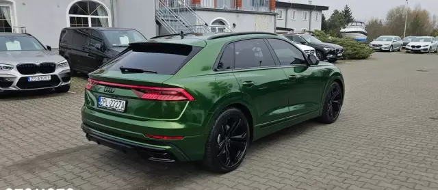 AUDI Q8 