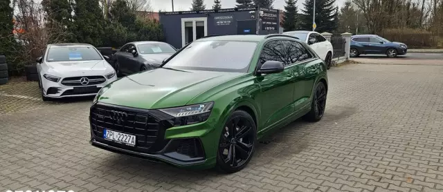AUDI Q8 