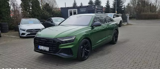 AUDI Q8 