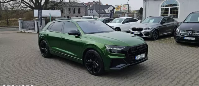 AUDI Q8 