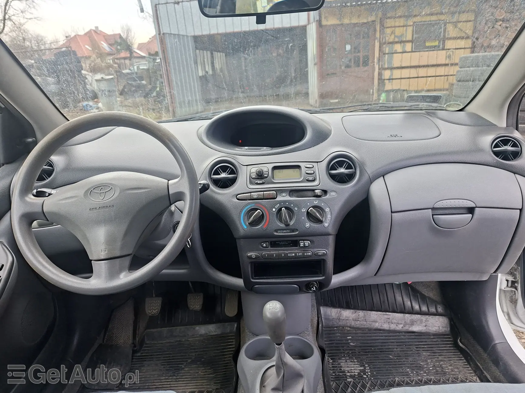 TOYOTA Yaris Base Plus