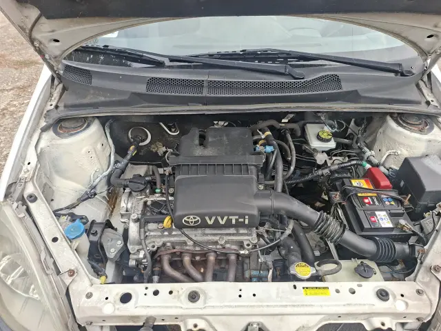 TOYOTA Yaris Base Plus