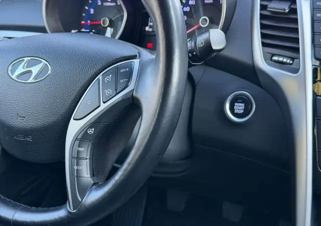 HYUNDAI I30 Blue Kombi 1.4 YES Gold