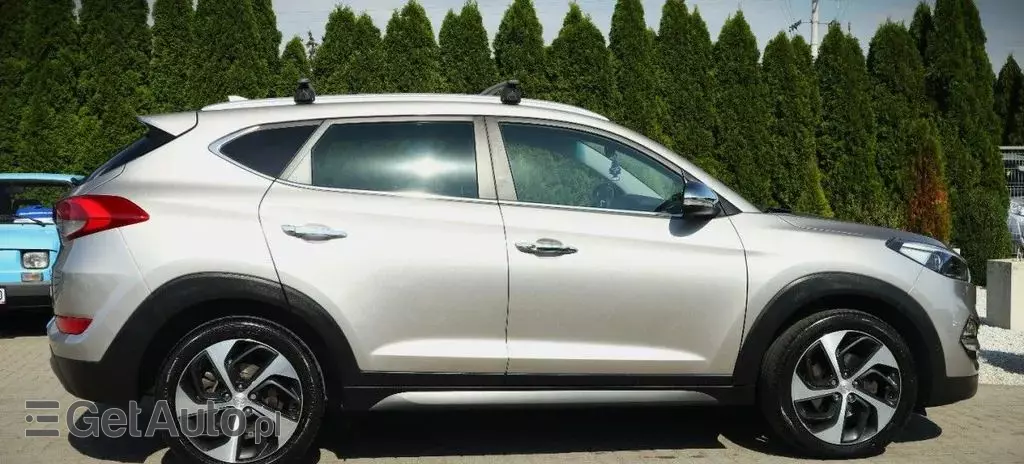 HYUNDAI Tucson 