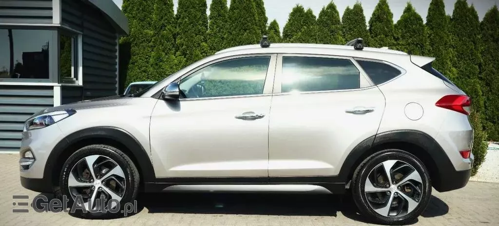 HYUNDAI Tucson 