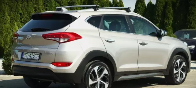 HYUNDAI Tucson 