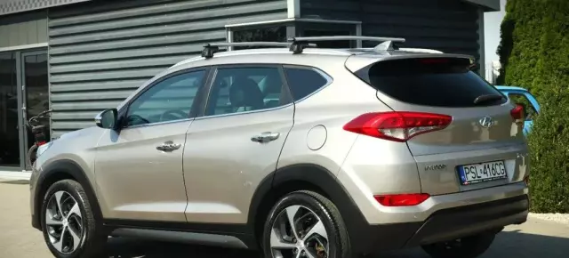 HYUNDAI Tucson 