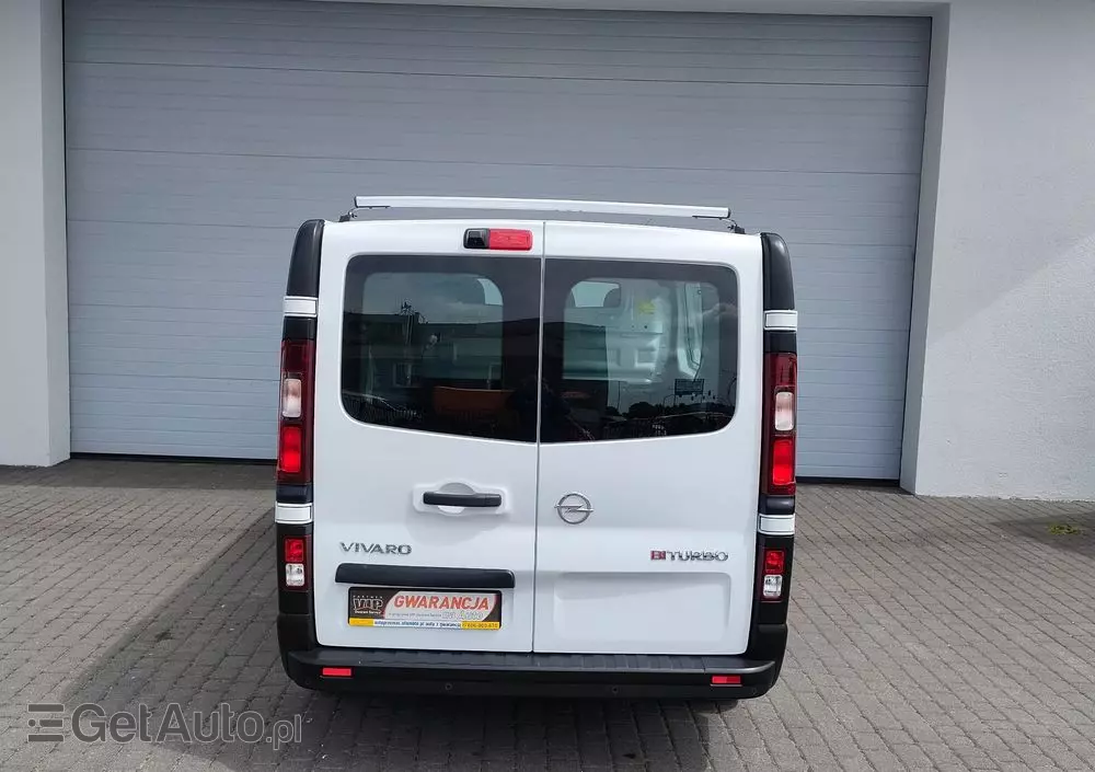 OPEL Vivaro 