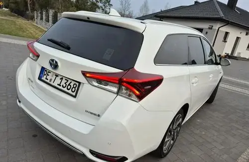 TOYOTA Auris 