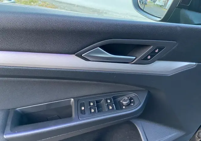 VOLKSWAGEN Golf 2.0 TDI SCR DSG Life