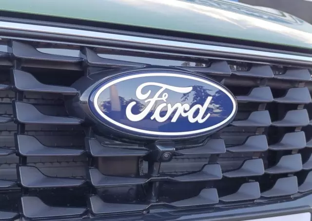 FORD Kuga 1.5 EcoBoost FWD Titanium