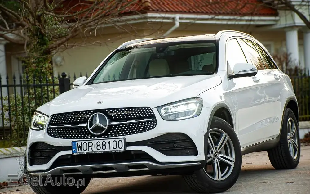 MERCEDES-BENZ GLC 300 4Matic 9G-TRONIC AMG Line