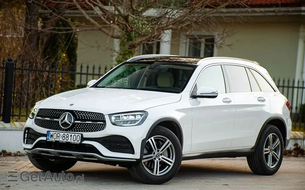 MERCEDES-BENZ GLC 300 4Matic 9G-TRONIC AMG Line