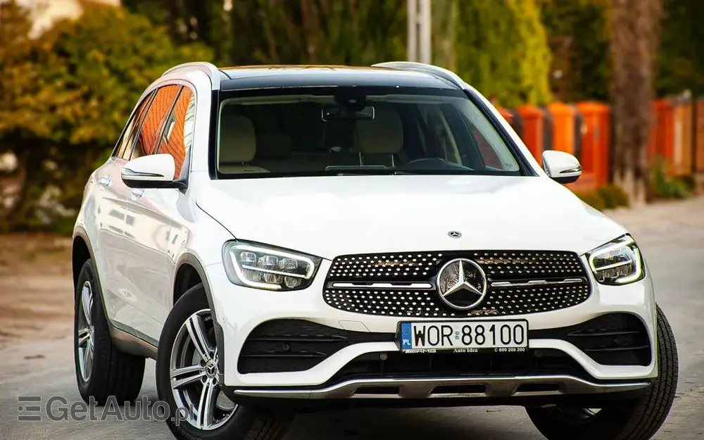 MERCEDES-BENZ GLC 300 4Matic 9G-TRONIC AMG Line