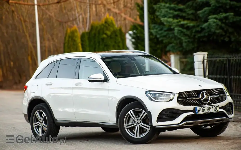 MERCEDES-BENZ GLC 300 4Matic 9G-TRONIC AMG Line