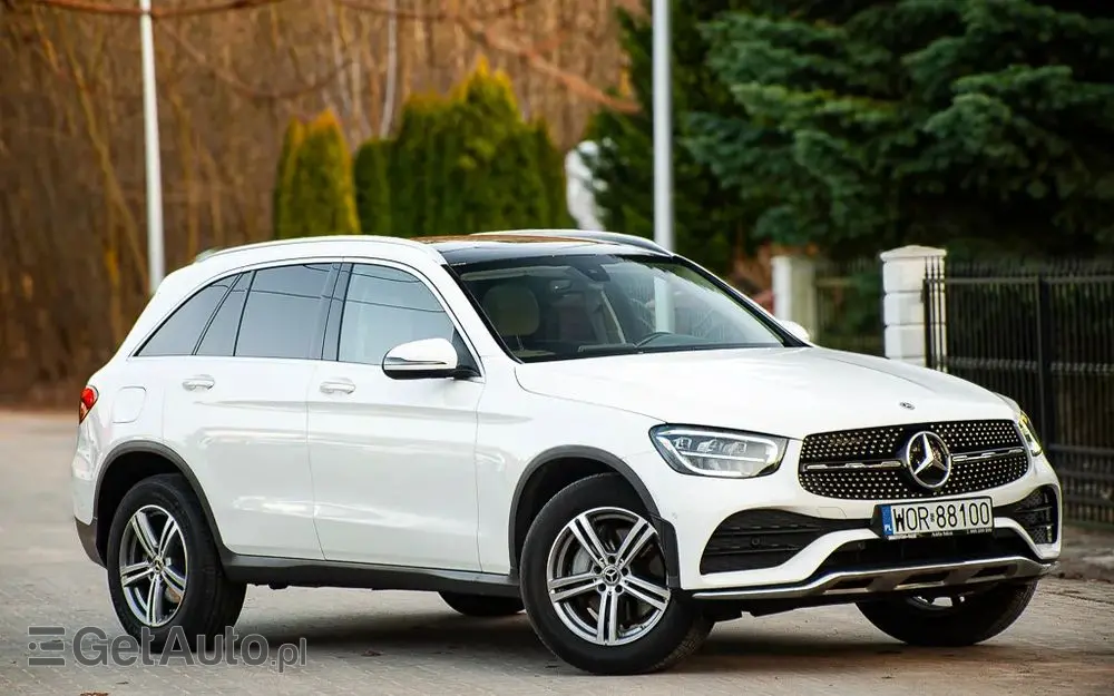 MERCEDES-BENZ GLC 300 4Matic 9G-TRONIC AMG Line