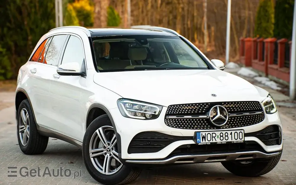 MERCEDES-BENZ GLC 300 4Matic 9G-TRONIC AMG Line