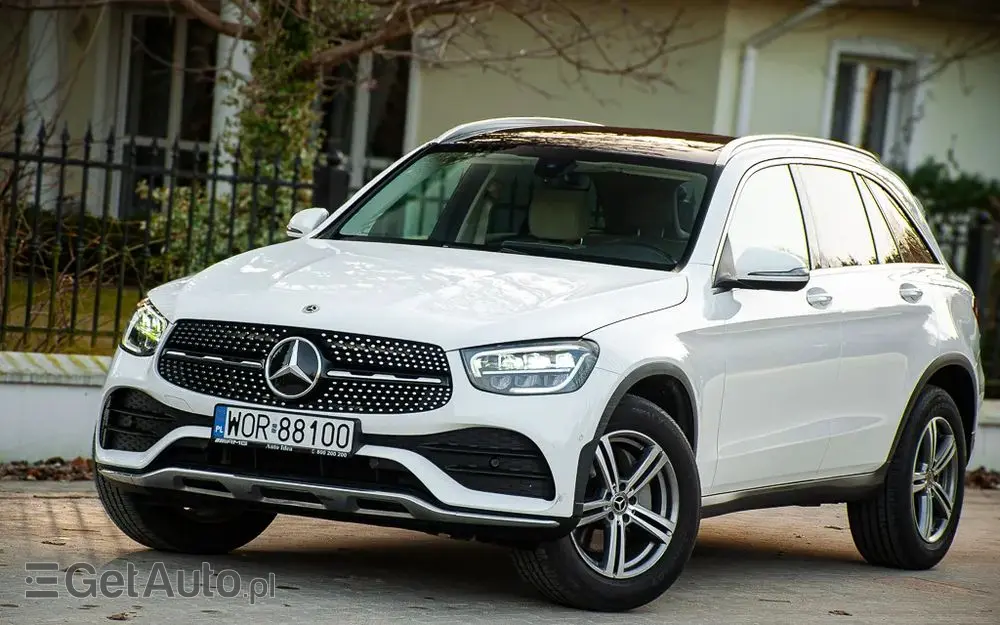 MERCEDES-BENZ GLC 300 4Matic 9G-TRONIC AMG Line