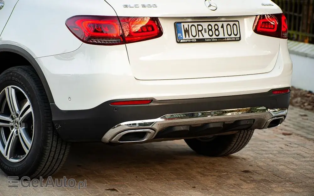 MERCEDES-BENZ GLC 300 4Matic 9G-TRONIC AMG Line
