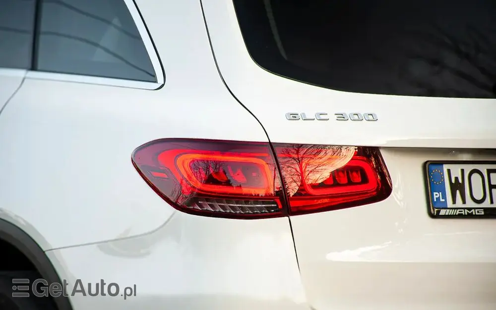MERCEDES-BENZ GLC 300 4Matic 9G-TRONIC AMG Line