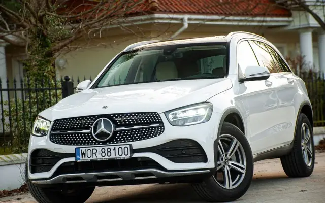 MERCEDES-BENZ GLC 300 4Matic 9G-TRONIC AMG Line