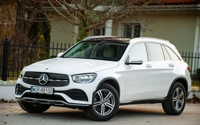 MERCEDES-BENZ GLC 300 4Matic 9G-TRONIC AMG Line