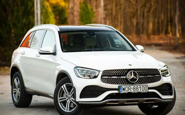 MERCEDES-BENZ GLC 300 4Matic 9G-TRONIC AMG Line