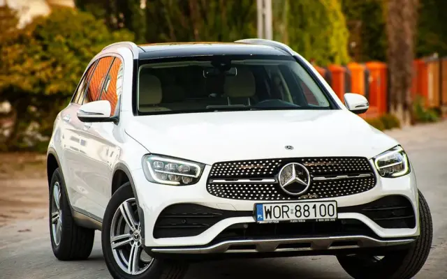 MERCEDES-BENZ GLC 300 4Matic 9G-TRONIC AMG Line