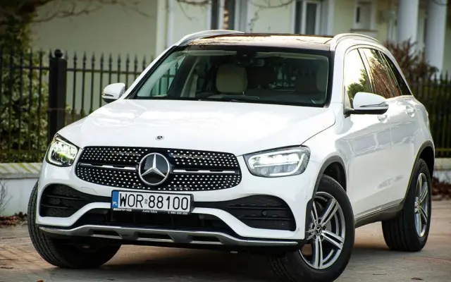MERCEDES-BENZ GLC 300 4Matic 9G-TRONIC AMG Line