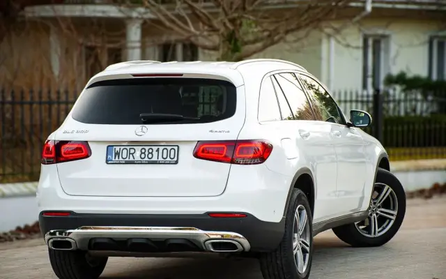 MERCEDES-BENZ GLC 300 4Matic 9G-TRONIC AMG Line