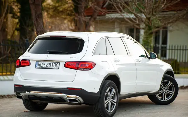 MERCEDES-BENZ GLC 300 4Matic 9G-TRONIC AMG Line