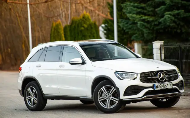 MERCEDES-BENZ GLC 300 4Matic 9G-TRONIC AMG Line
