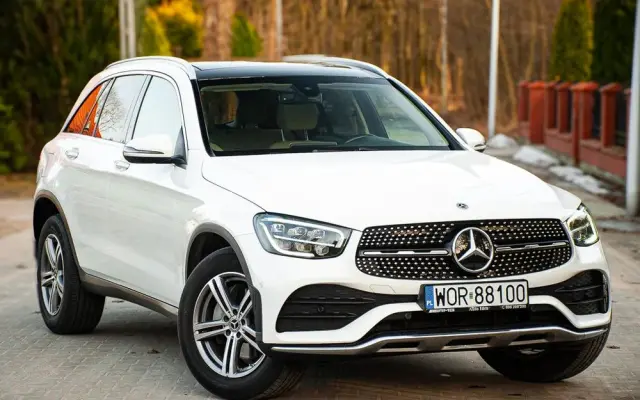 MERCEDES-BENZ GLC 300 4Matic 9G-TRONIC AMG Line