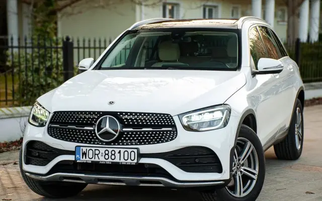 MERCEDES-BENZ GLC 300 4Matic 9G-TRONIC AMG Line
