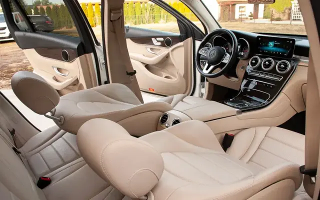 MERCEDES-BENZ GLC 300 4Matic 9G-TRONIC AMG Line