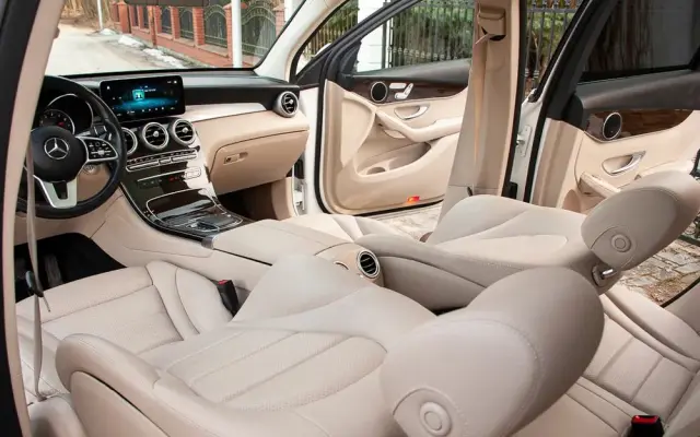 MERCEDES-BENZ GLC 300 4Matic 9G-TRONIC AMG Line