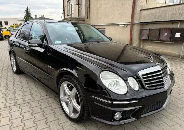 MERCEDES-BENZ Klasa E 63 AMG